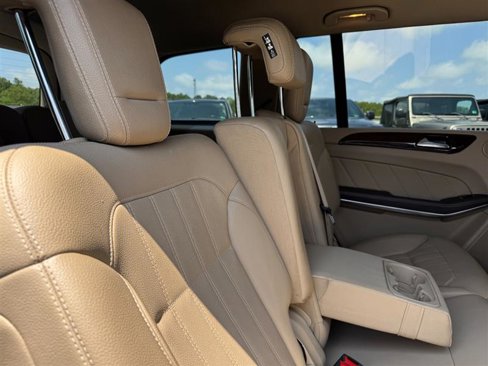 Used 2013 Mercedes-Benz GL 450 4MATIC image 16