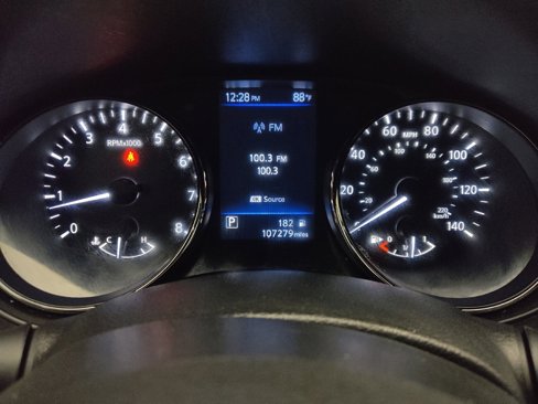 Used 2018 Nissan Rogue S image 23