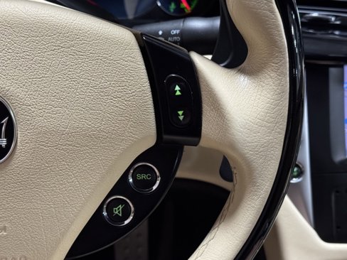 Used 2011 Maserati GranTurismo Convertible image 24