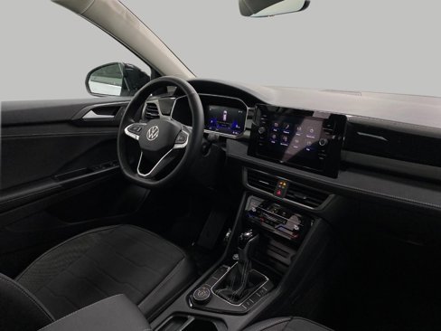 New 2025 Volkswagen Taos SE image 5