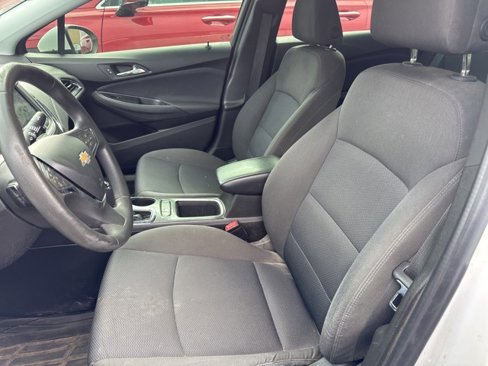 Used 2019 Chevrolet Cruze LT image 9