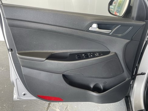 Used 2020 Hyundai Tucson SE image 17