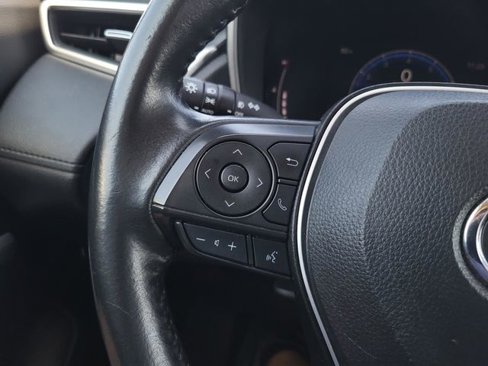 Used 2023 Toyota Corolla Cross XLE image 25