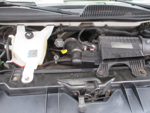 Used 2011 Chevrolet Express 2500 image 10