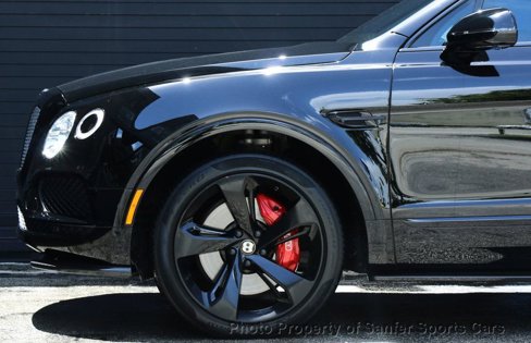 Used 2019 Bentley Bentayga image 17