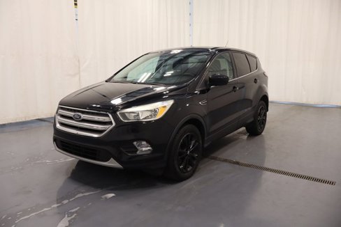 Used 2017 Ford Escape SE w/ SE Cold Weather Package image 4