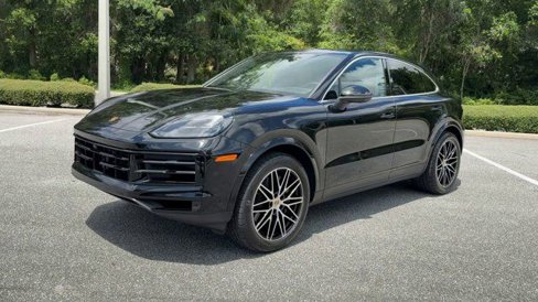 Certified 2024 Porsche Cayenne Coupe image 4