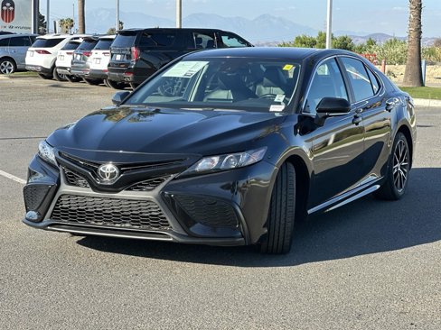 Used 2023 Toyota Camry SE image 6