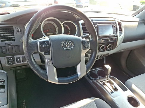 Used 2014 Toyota Tacoma 4x4 Access Cab V6 image 3