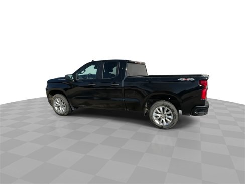 Used 2020 Chevrolet Silverado 1500 Custom w/ Custom Value Package image 6