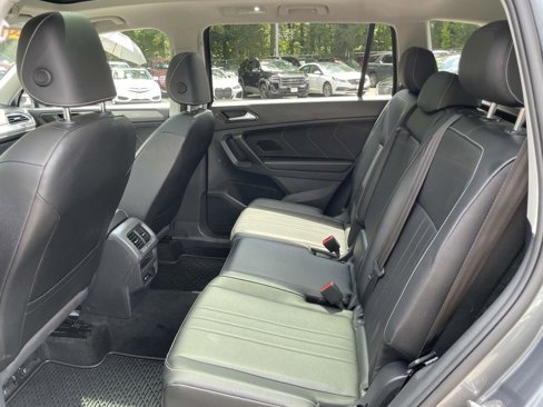 Used 2022 Volkswagen Tiguan SE image 10