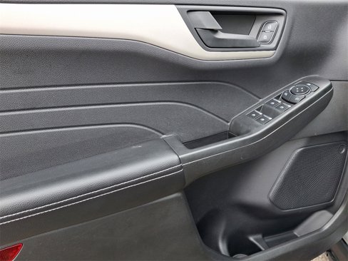 Certified 2022 Ford Escape SE w/ SE Sport Appearance Package image 12