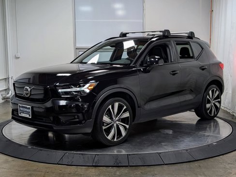 Used 2021 Volvo XC40 P8 Recharge w/ Advanced Package image 4