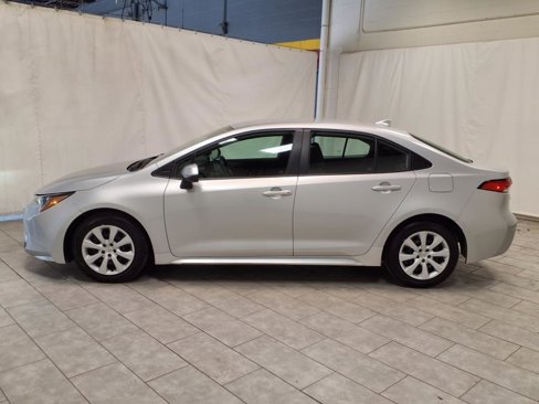 Used 2023 Toyota Corolla LE image 6