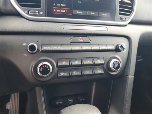 Certified 2022 Kia Sportage LX image 30