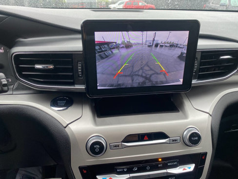 Used 2022 Ford Explorer XLT image 32