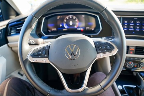 Certified 2023 Volkswagen Jetta SE image 13
