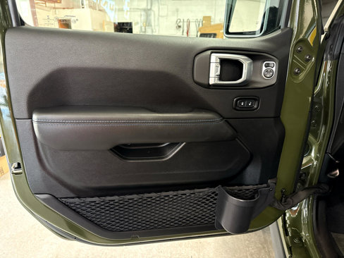 Used 2022 Jeep Wrangler Unlimited Rubicon 4xe w/ Steel Bumper Group image 31