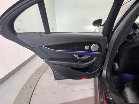 Used 2017 Mercedes-Benz E 300 4MATIC image 47