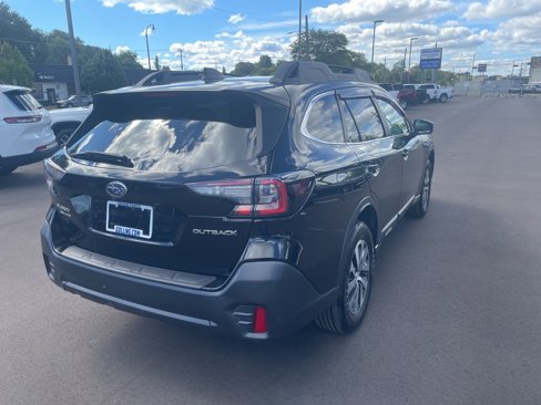 Used 2020 Subaru Outback Premium image 8