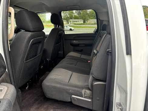 Used 2014 Chevrolet Silverado 2500 LT w/ Interior Plus Package image 12
