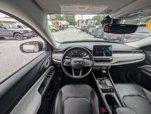 Used 2022 Jeep Compass Latitude image 10