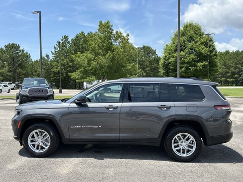 Used 2023 Jeep Grand Cherokee L Laredo image 4