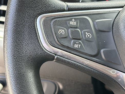 Used 2018 Chevrolet Equinox LT image 18