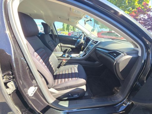 Used 2015 Ford Fusion SE w/ Equipment Group 201A image 11