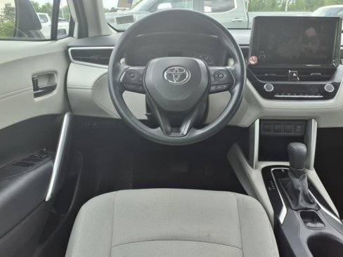 Used 2023 Toyota Corolla Cross L image 14