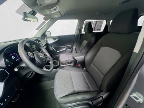 Used 2023 Kia Soul LX w/ LX Technology Package image 14
