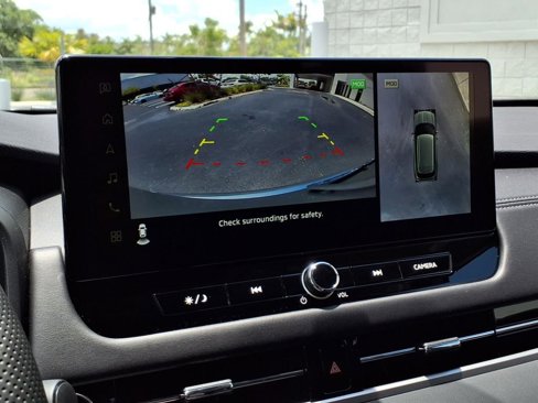New 2025 Mitsubishi Outlander SE image 15