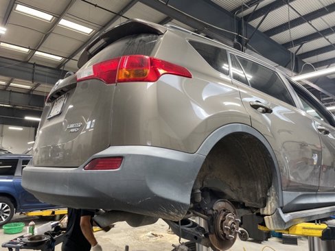 Used 2015 Toyota RAV4 Limited image 2
