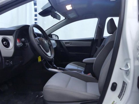 Used 2018 Toyota Corolla LE image 19