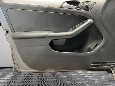 Used 2017 Volkswagen Jetta SE image 21