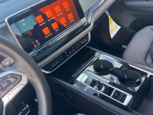New 2025 Volkswagen Atlas Peak Edition SE image 16