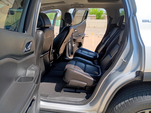 Used 2017 GMC Acadia SLT image 13