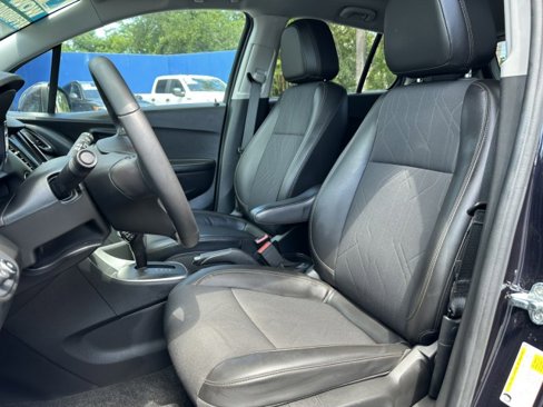 Used 2022 Chevrolet Trax LT w/ Sport Edition image 14