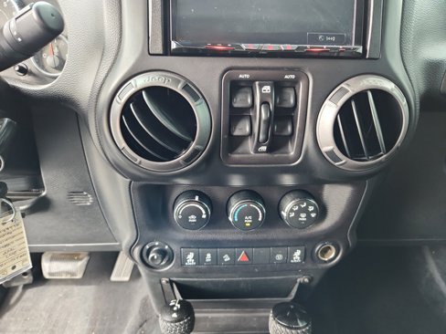 Used 2017 Jeep Wrangler Unlimited Sport image 12