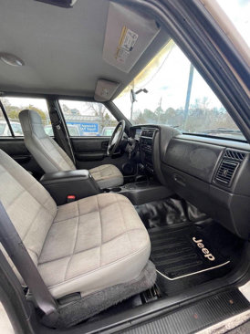 Used 2000 Jeep Cherokee Sport image 27