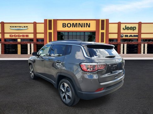 Used 2017 Jeep Compass Latitude w/ Popular Equipment Group image 4