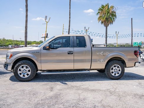 Used 2012 Ford F150 XLT w/ XLT Chrome Pkg image 8