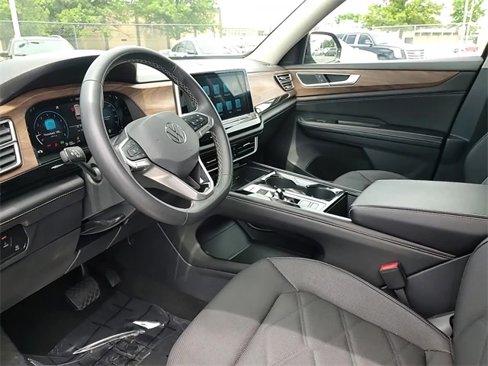 Used 2024 Volkswagen Atlas SE image 9