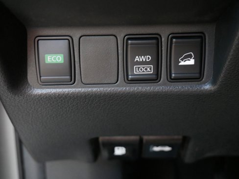 Used 2015 Nissan Rogue SV image 27