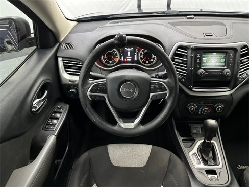 Used 2014 Jeep Cherokee Sport image 22