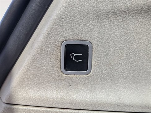 Used 2017 Chrysler Pacifica Touring-L image 31