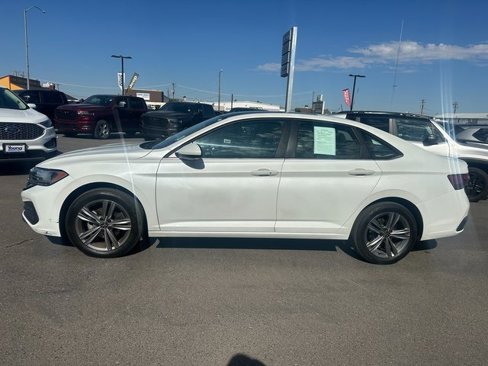 Used 2022 Volkswagen Jetta SE image 7