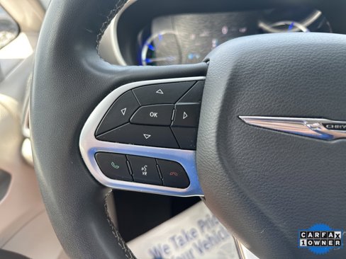 Used 2022 Chrysler Pacifica Touring-L image 61