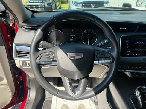 Used 2020 Cadillac XT4 Luxury image 5