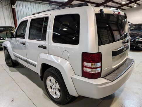 Used 2010 Jeep Liberty Sport w/ Popular Equipment Group image 5